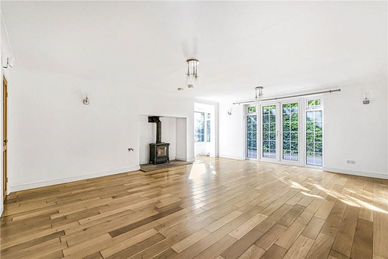 4 bedroom house, Lichfield Road, Armitage WS15 - Available