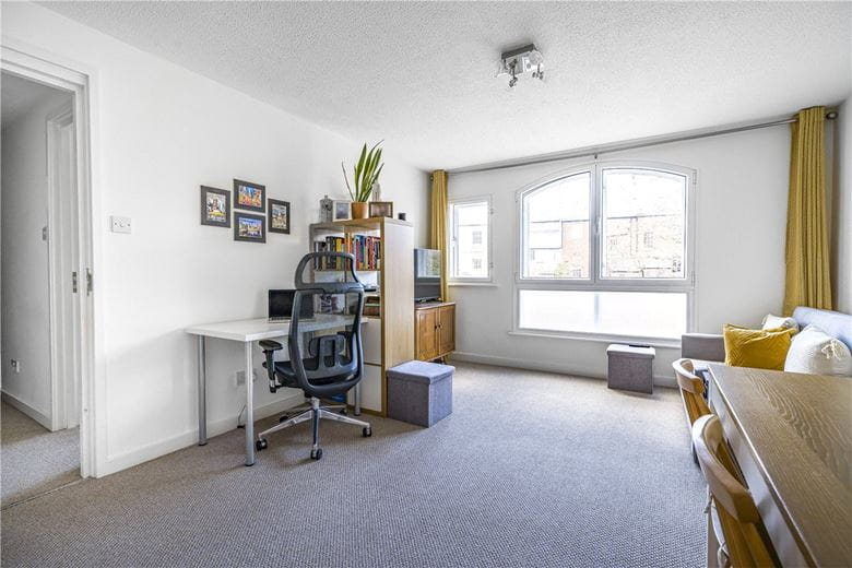 2 bedroom flat, The Chilterns, Gloucester Green OX1 - Let Agreed