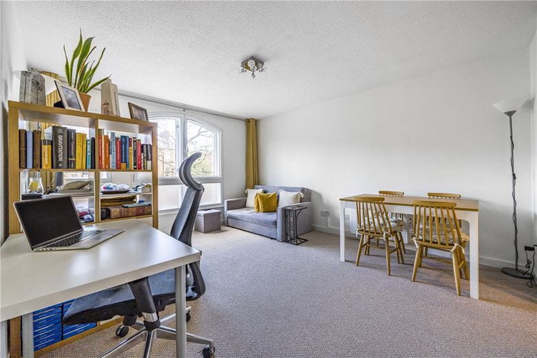 2 bedroom flat, The Chilterns, Gloucester Green OX1 - Let Agreed