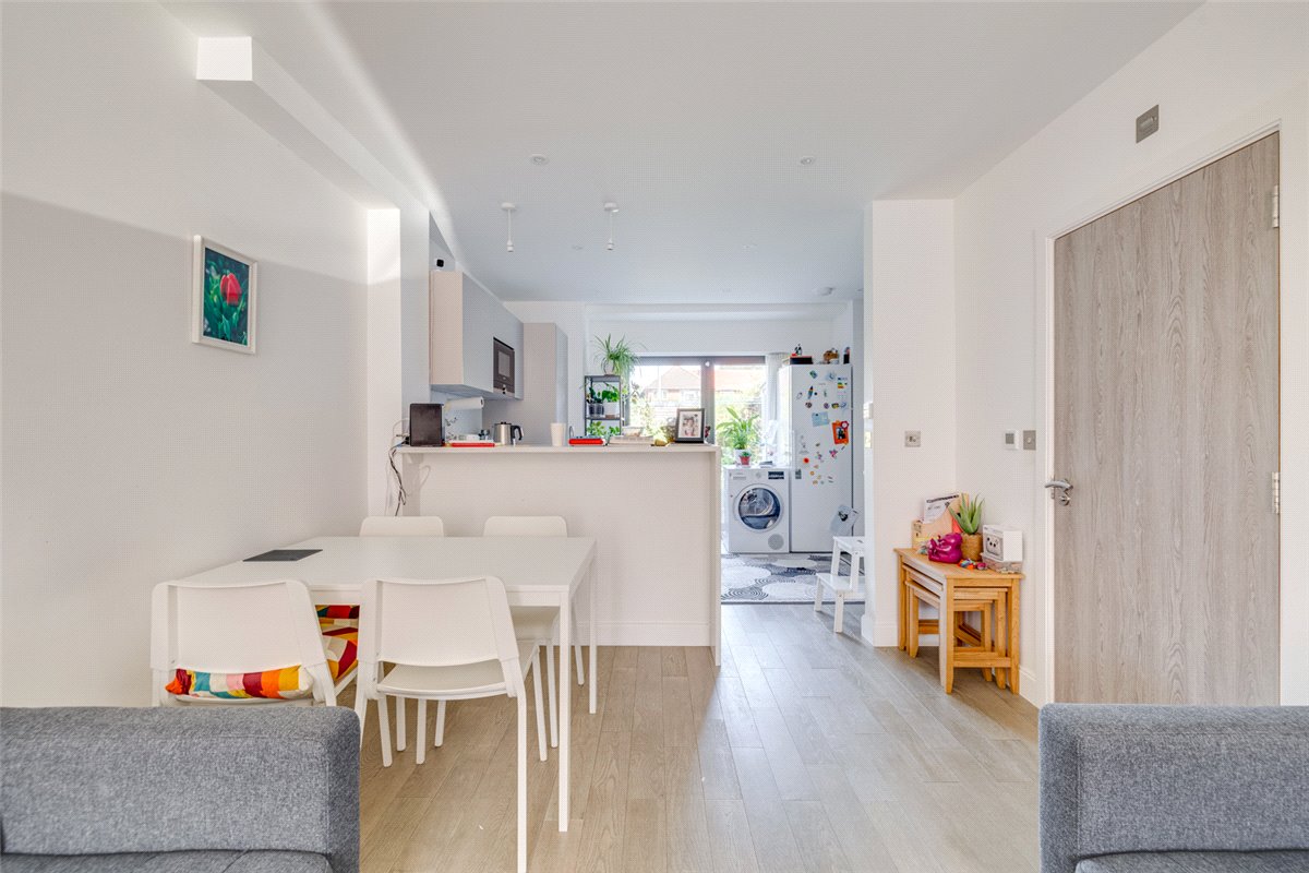 3 bedroom house, Harlow Gardens, Kingston upon Thames KT1 - Let Agreed