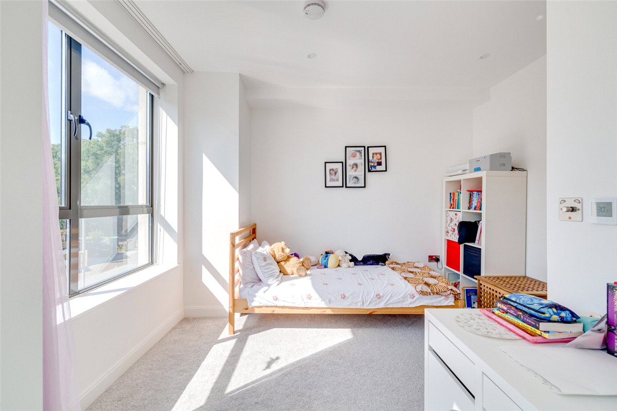 3 bedroom house, Harlow Gardens, Kingston upon Thames KT1 - Let Agreed