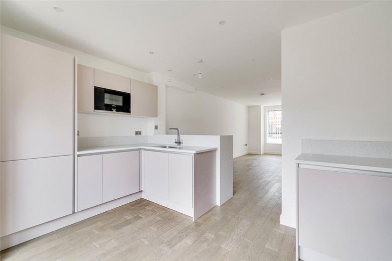 3 bedroom house, Harlow Gardens, Kingston upon Thames KT1 - Let Agreed