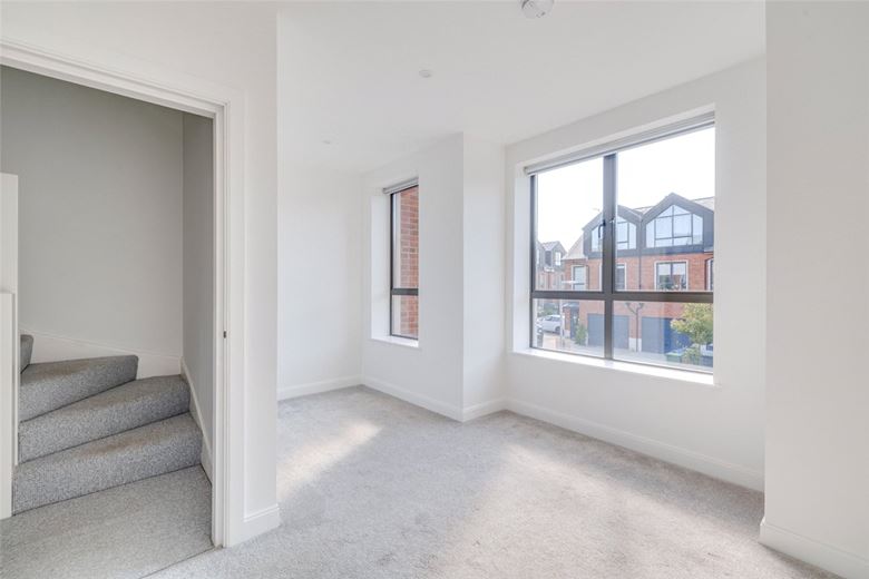 3 bedroom house, Harlow Gardens, Kingston upon Thames KT1 - Let Agreed