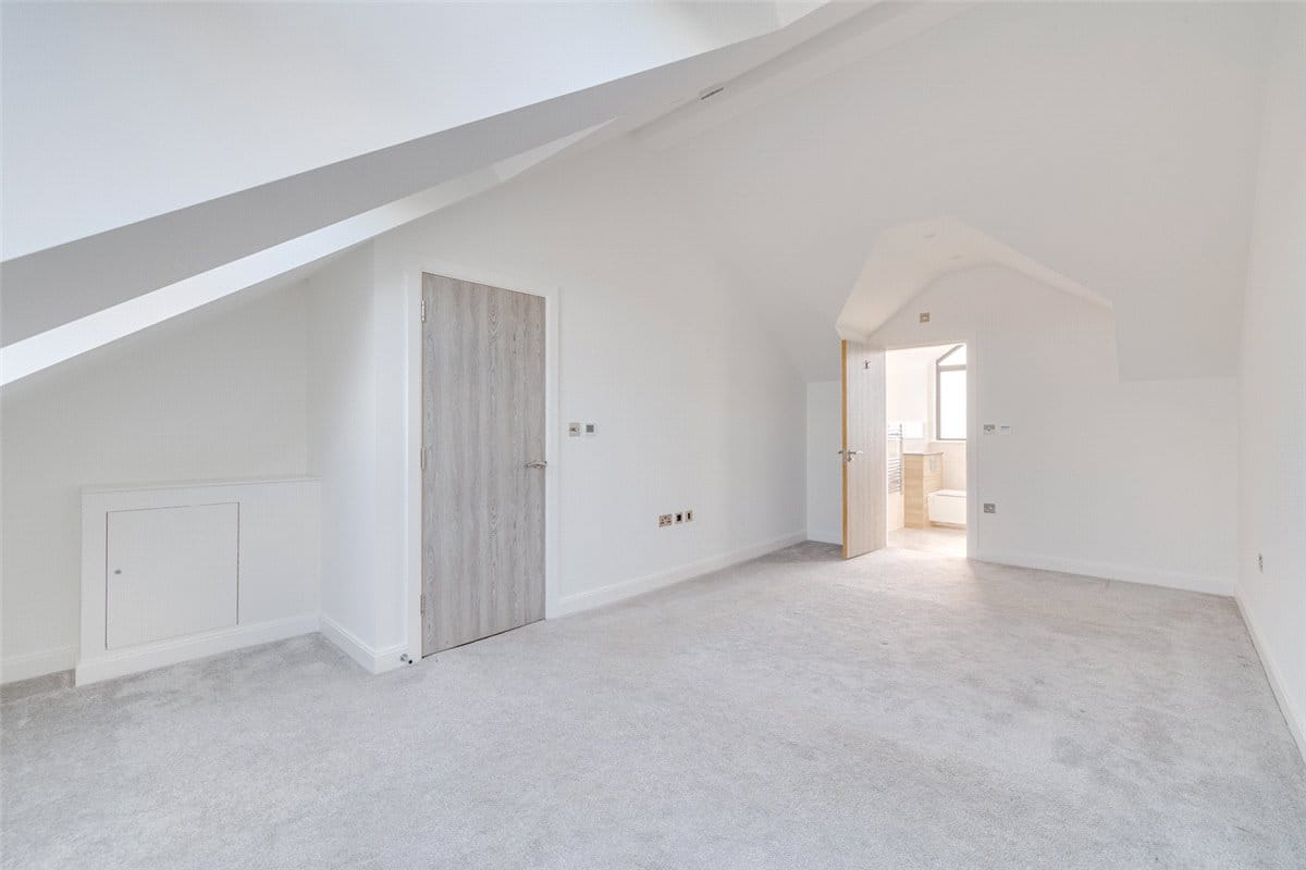 3 bedroom house, Harlow Gardens, Kingston upon Thames KT1 - Let Agreed