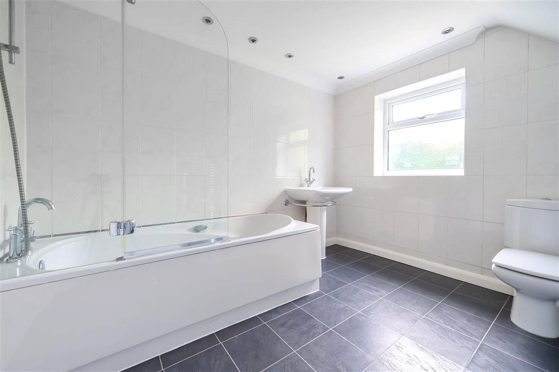 4 bedroom bungalow, Newton Road, Lowton WA3 - Let Agreed