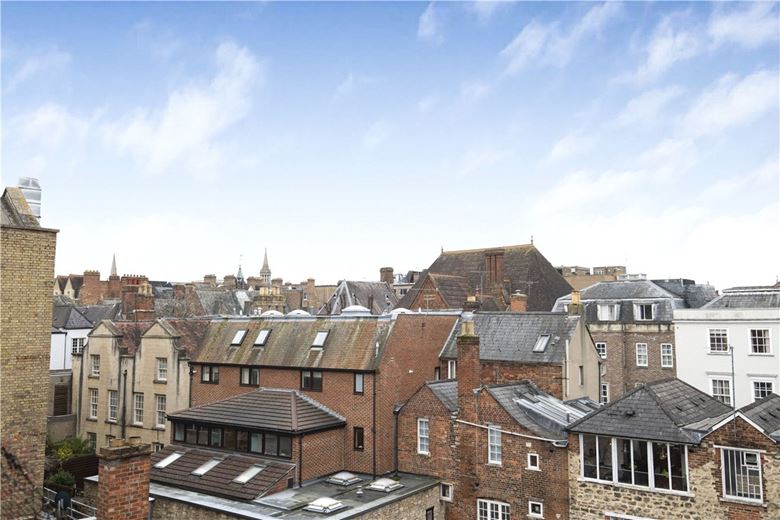 2 bedroom flat, New Inn Hall Street, Oxford OX1 - Let Agreed