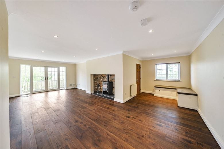 6 bedroom house, Towers Lane, Crofton WF4 - Available