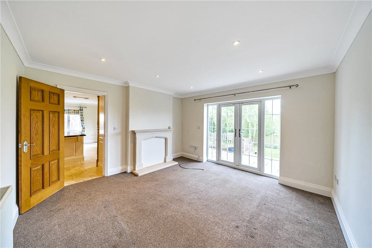 6 bedroom house, Towers Lane, Crofton WF4 - Available