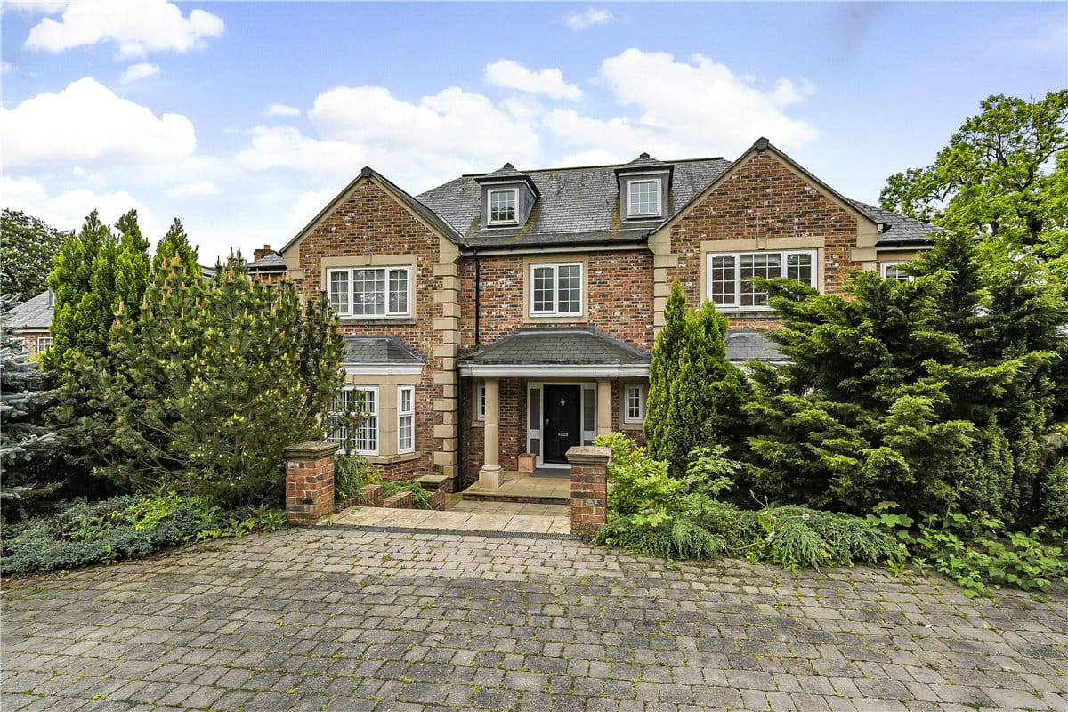 6 bedroom house, Towers Lane, Crofton WF4 - Available