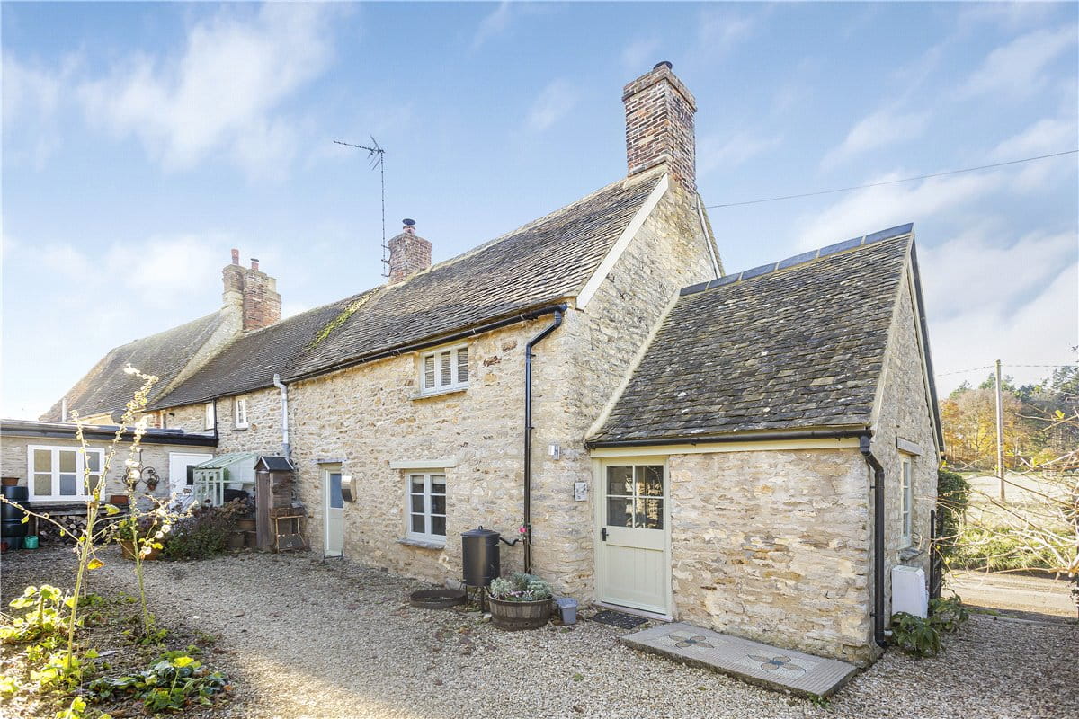 2 bedroom cottage, Ball Lane, Tackley OX5