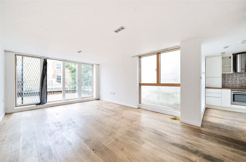 2 bedroom flat, Parkway, London NW1 - Available