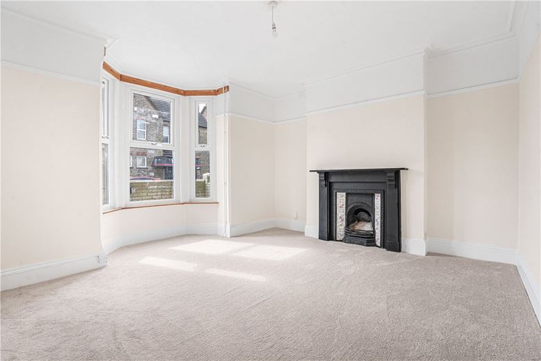 4 bedroom house, Spenser Road, Bedford MK40 - Available