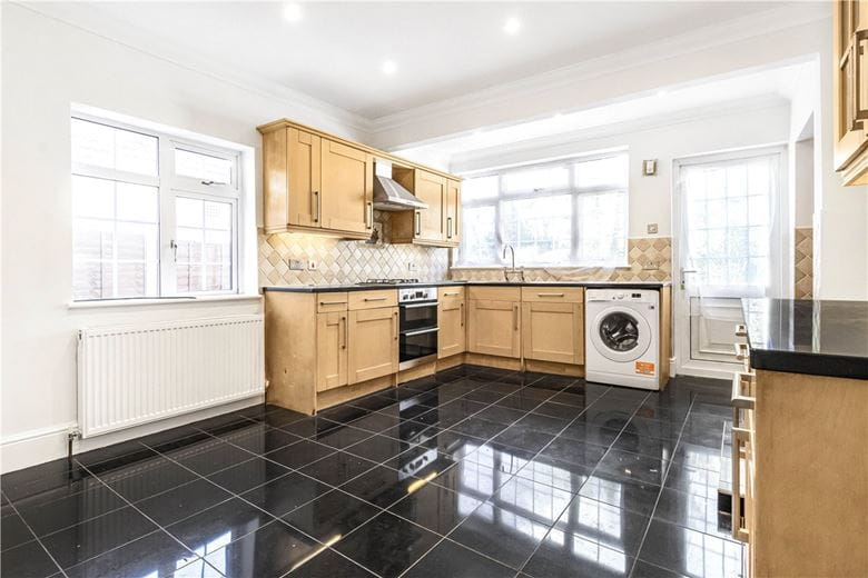 3 bedroom bungalow, The Greenway, Ickenham UB10 - Available