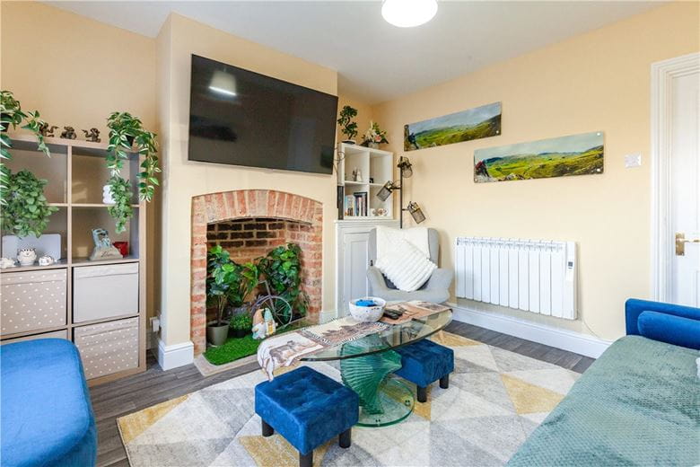 2 bedroom house, Alchester Terrace, Bicester OX26 - Available
