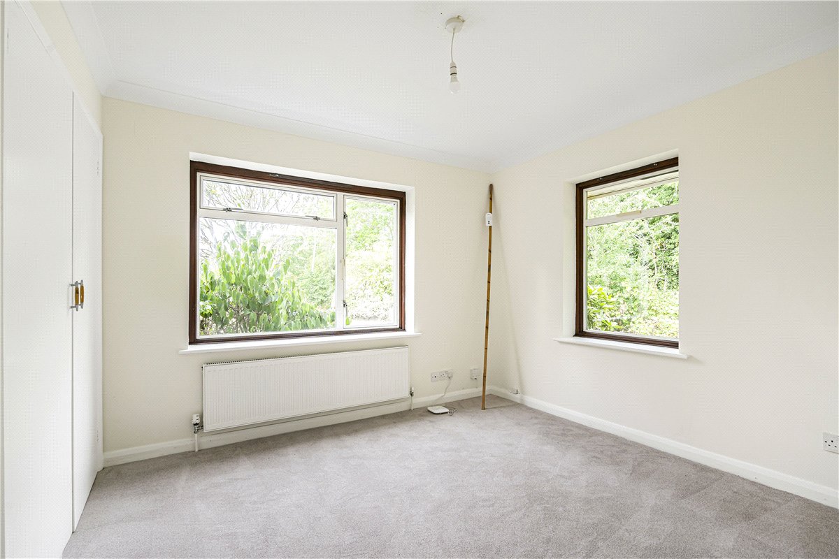 6 bedroom bungalow, Nash Lee Lane, Wendover HP22 - Available