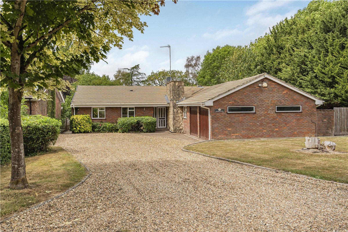 6 bedroom bungalow, Nash Lee Lane, Wendover HP22 - Available
