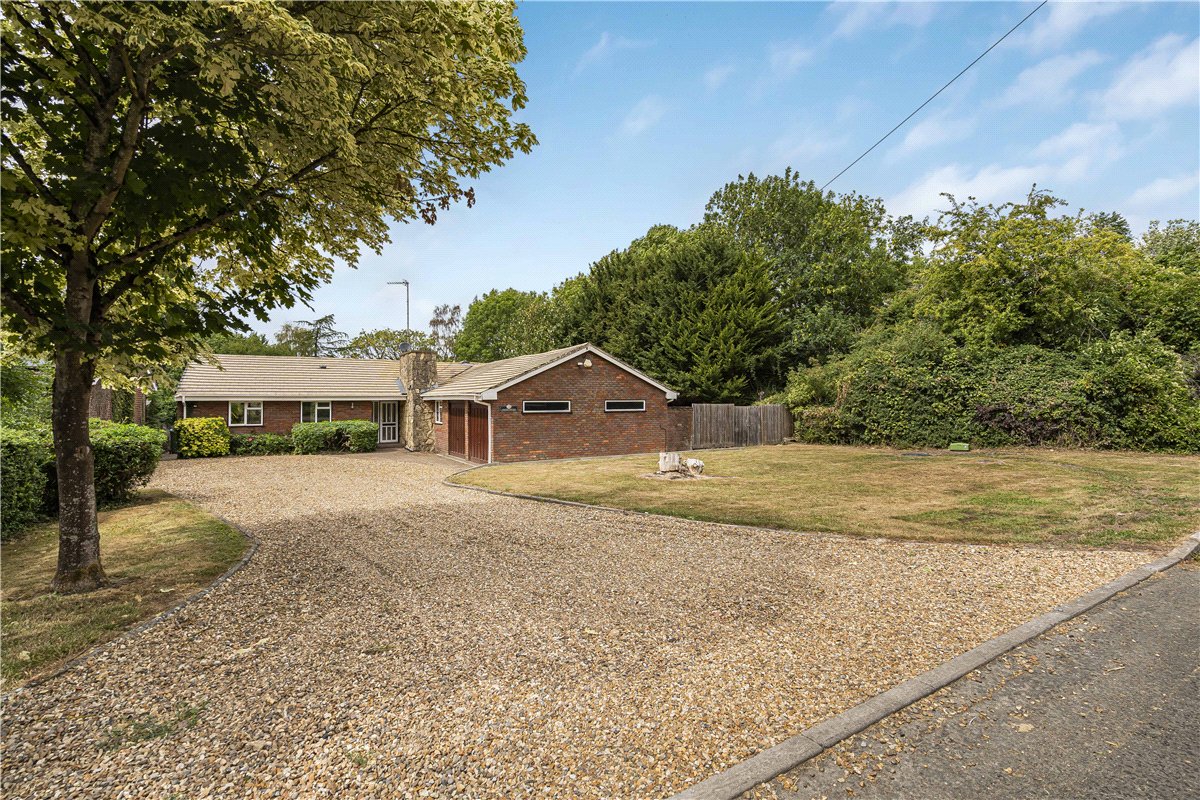 6 bedroom bungalow, Nash Lee Lane, Wendover HP22 - Available