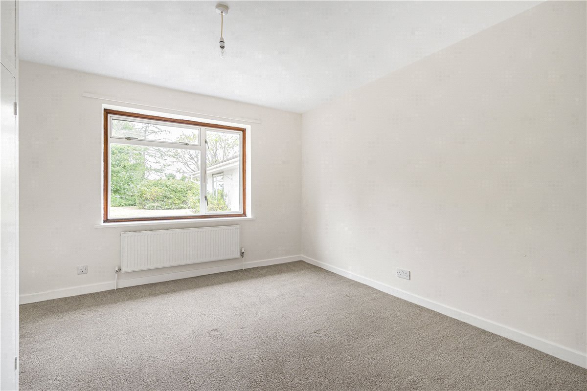 6 bedroom bungalow, Nash Lee Lane, Wendover HP22 - Available