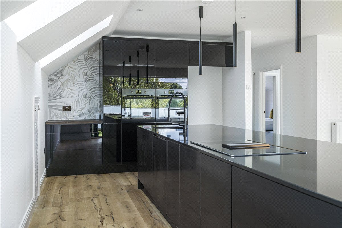 4 bedroom house, New Road, Dinton HP17 - Available