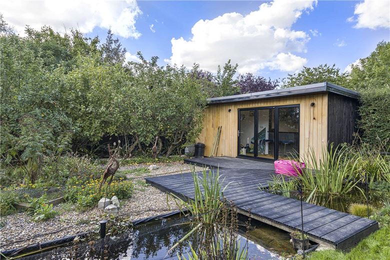 4 bedroom house, New Road, Dinton HP17 - Available