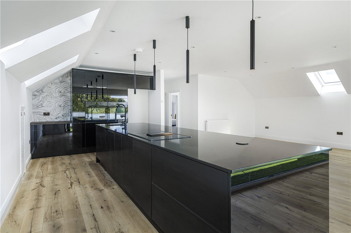 4 bedroom house, New Road, Dinton HP17 - Available