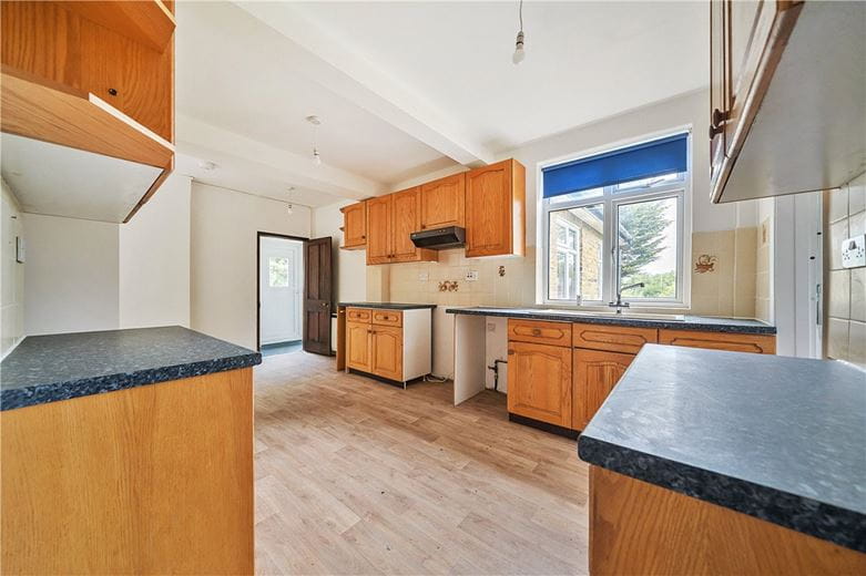 4 bedroom house, Thong Lane, Shorne DA12 - Available