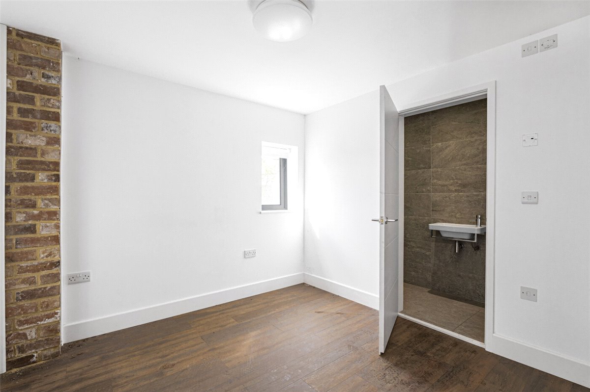 5 bedroom house, Shaw Lane, Kings Bromley DE13 - Let Agreed