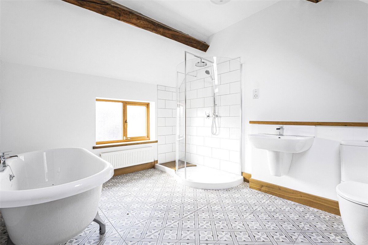 5 bedroom house, Shaw Lane, Kings Bromley DE13 - Let Agreed