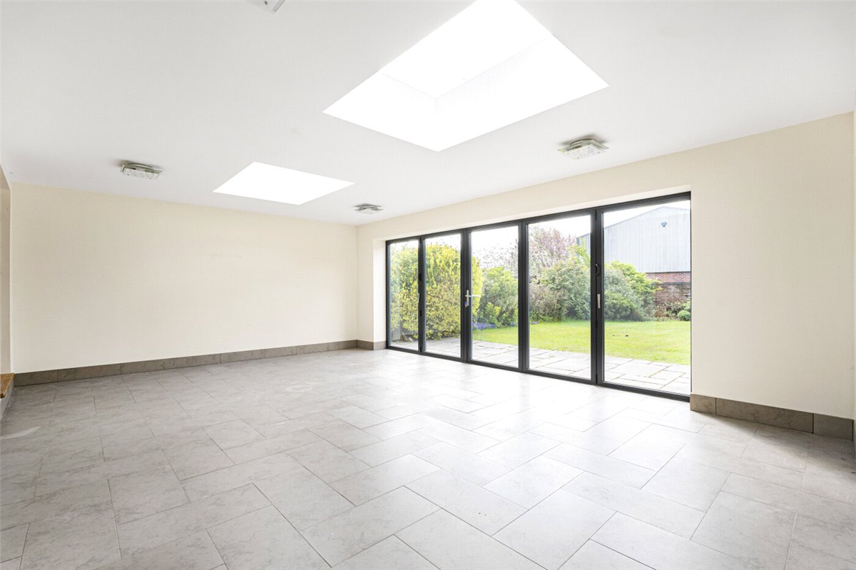 5 bedroom house, Shaw Lane, Kings Bromley DE13 - Let Agreed