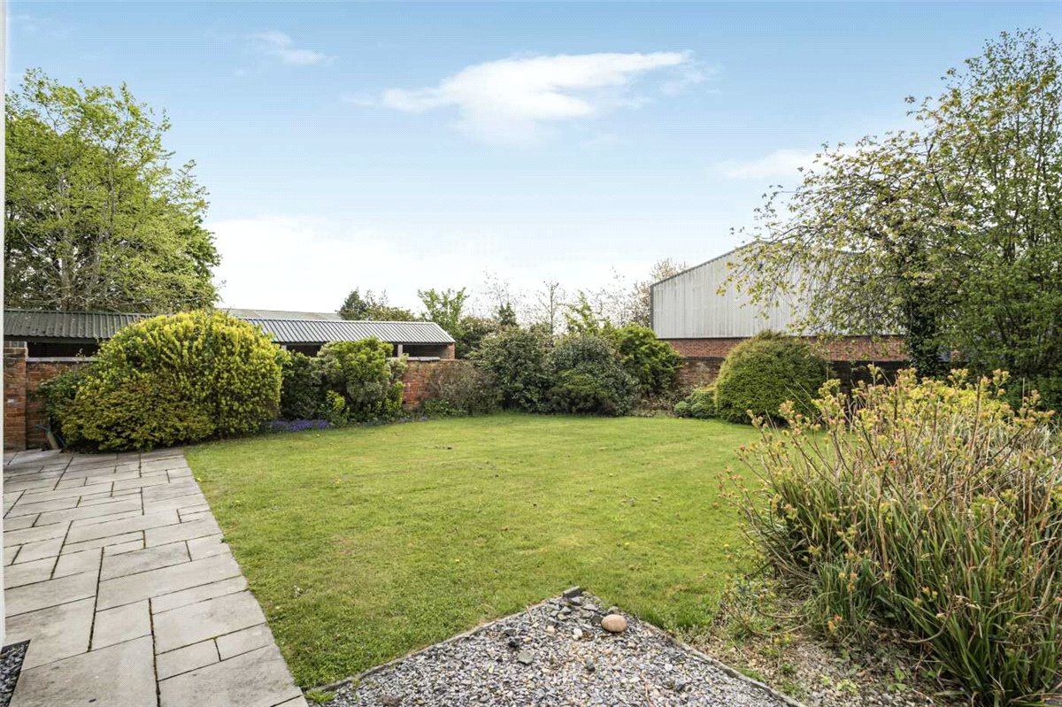 5 bedroom house, Shaw Lane, Kings Bromley DE13 - Let Agreed