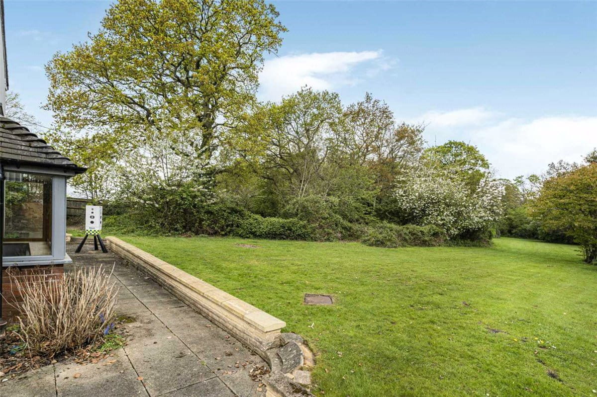 5 bedroom house, Shaw Lane, Kings Bromley DE13 - Let Agreed