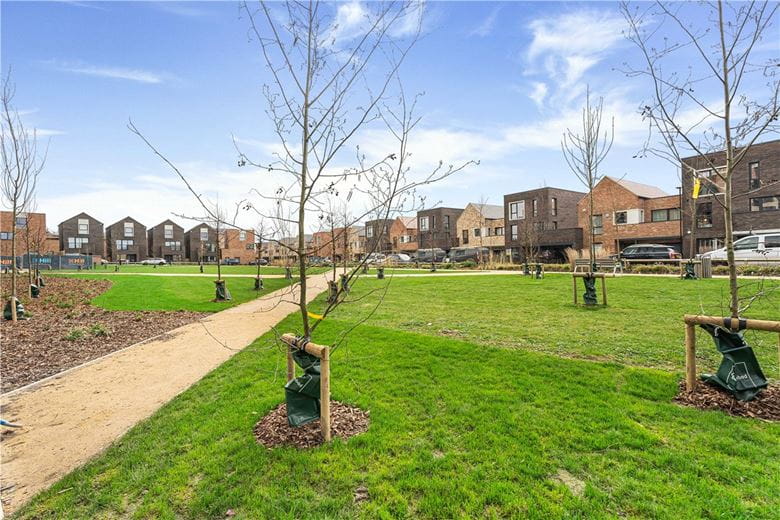 2 bedroom flat, 8 Shillingford House, Munda Way OX2 - Available