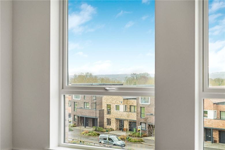 1 bedroom flat, 8 Shillingford House, Munda Way OX2 - Available