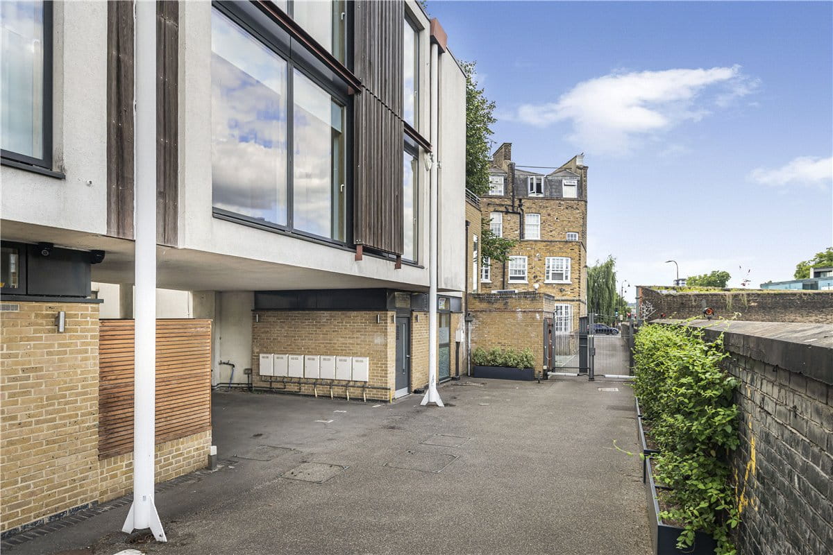 4 bedroom house, Parkway, London NW1 - Available