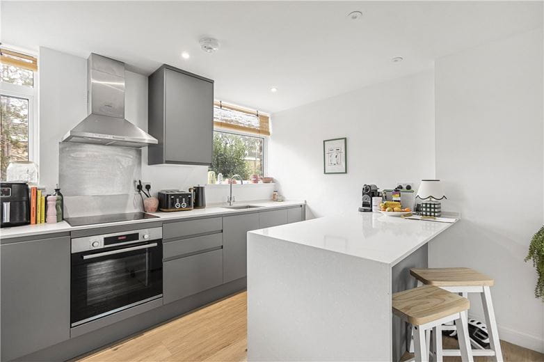 2 bedroom flat, Harefields, Oxford OX2 - Available