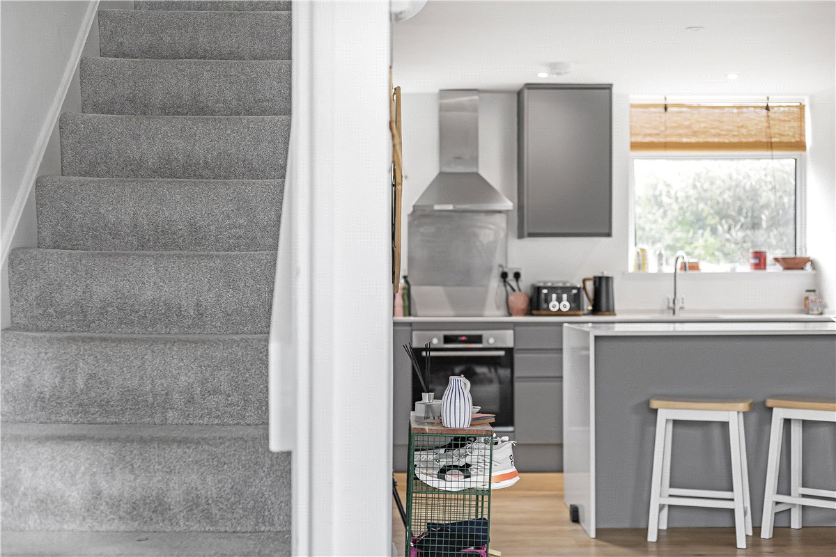 2 bedroom flat, Harefields, Oxford OX2 - Let Agreed