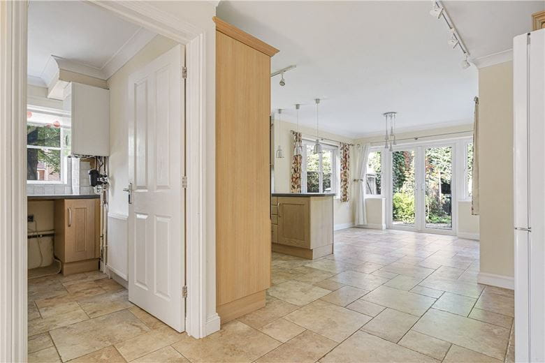 4 bedroom house, Poppy Close, Yarnton OX5 - Let Agreed