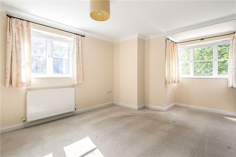 4 bedroom house, Poppy Close, Yarnton OX5 - Let Agreed