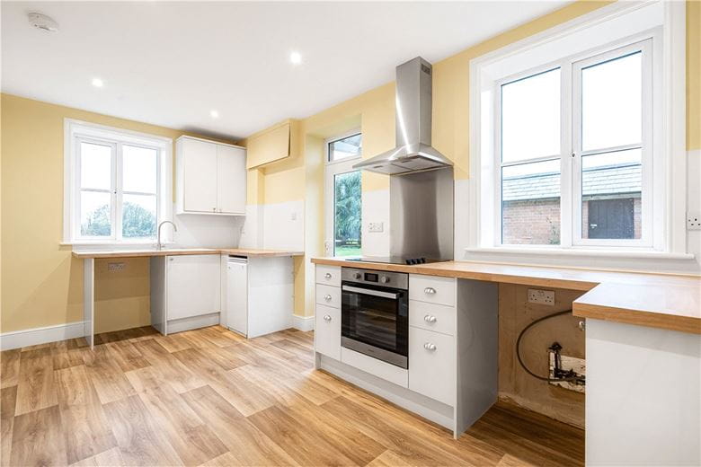 2 bedroom house, Manor Farm Cottages, Ardley Road OX25 - Let Agreed