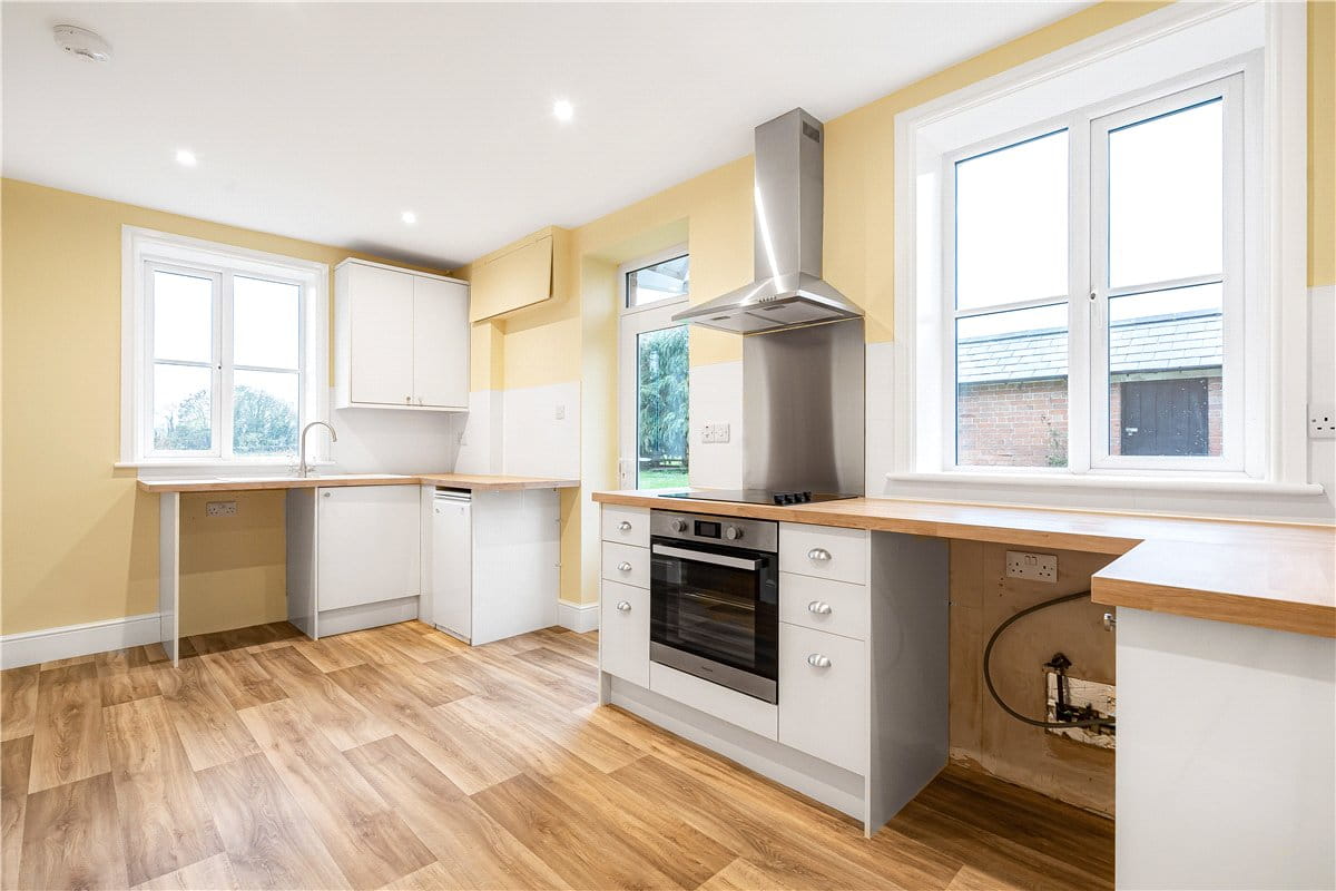 2 bedroom house, Manor Farm Cottages, Ardley Road OX25 - Let Agreed