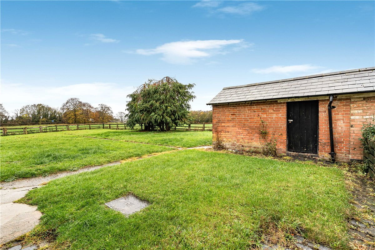 2 bedroom house, Manor Farm Cottages, Ardley Road OX25 - Let Agreed