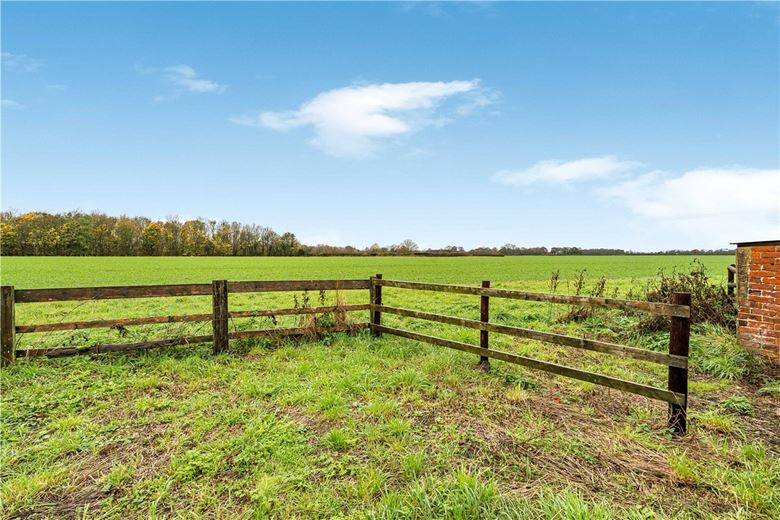 2 bedroom house, Manor Farm Cottages, Ardley Road OX25 - Let Agreed