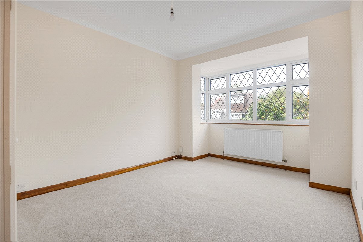 4 bedroom bungalow, The Greenway, Ickenham UB10 - Available