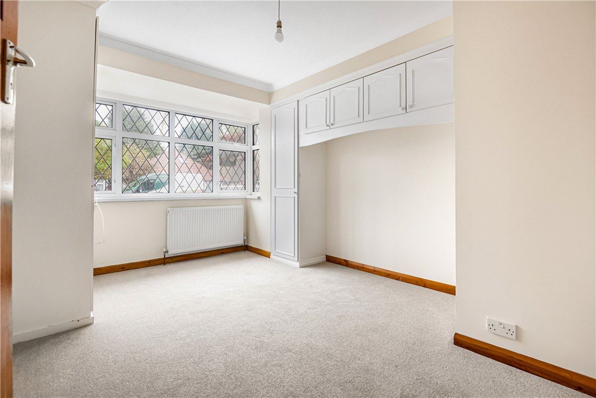 4 bedroom bungalow, The Greenway, Ickenham UB10 - Available