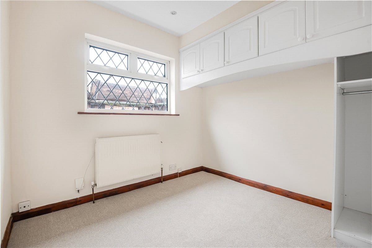 4 bedroom bungalow, The Greenway, Ickenham UB10 - Available