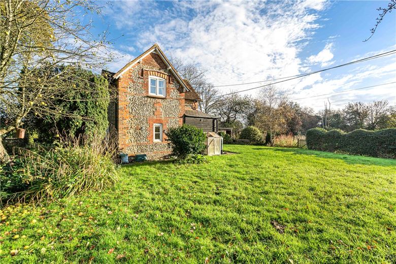 2 bedroom cottage, Great Hampden, Great Missenden HP16 - Available