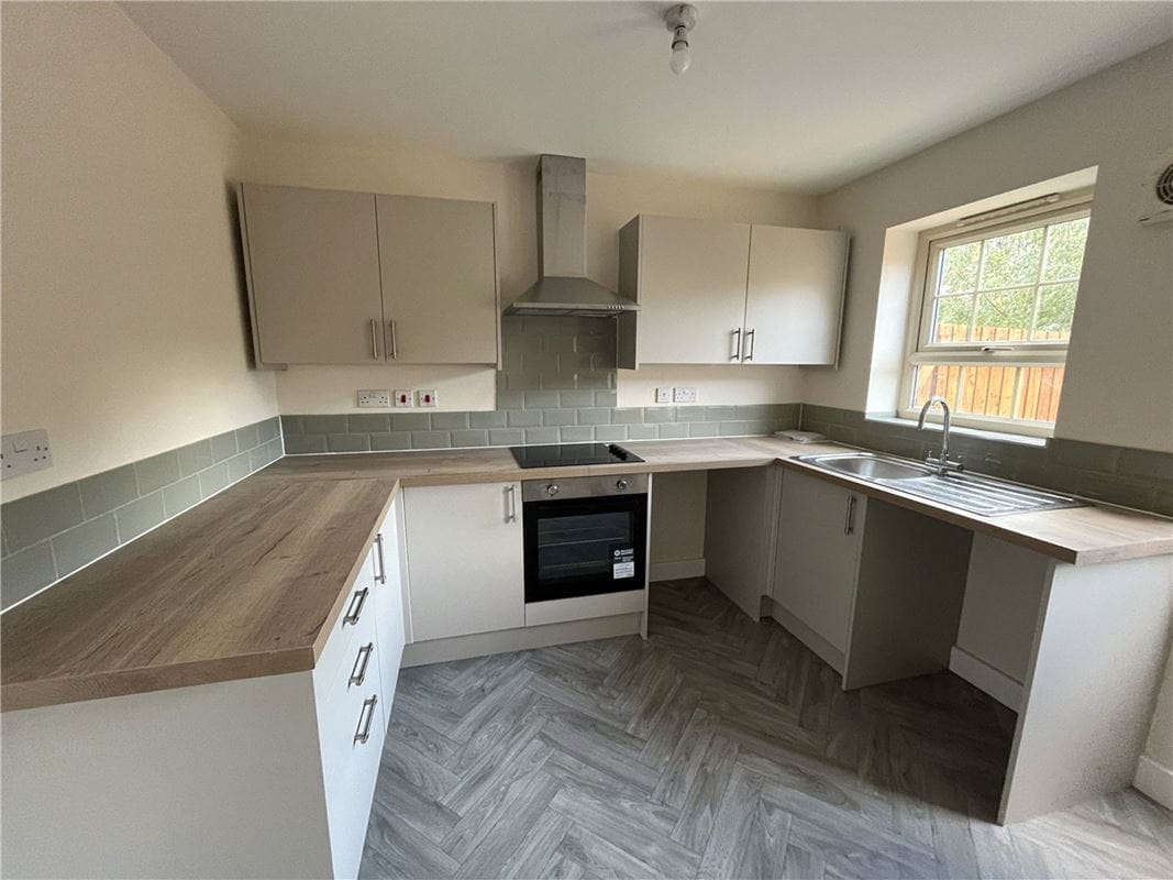 3 bedroom house, Comelybank Drive, Mexborough S64 - Available