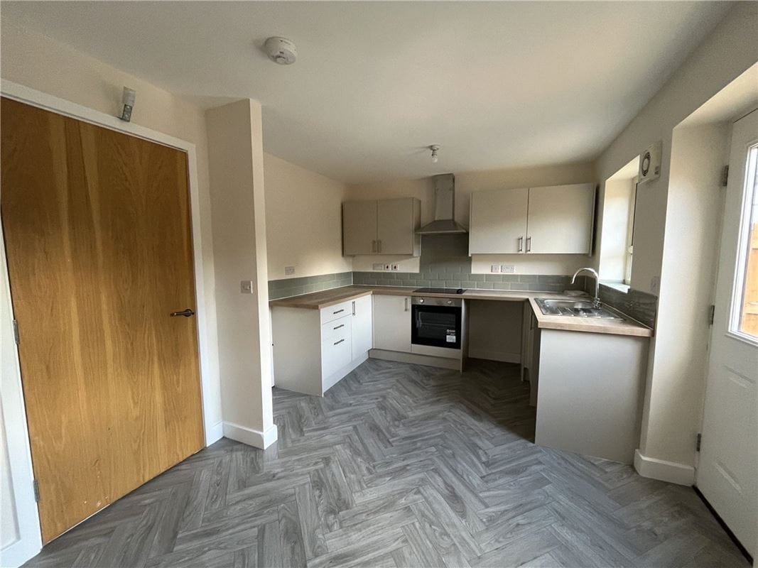 3 bedroom house, Comelybank Drive, Mexborough S64 - Available