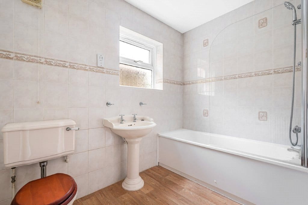 3 bedroom bungalow, Woodthorpe Road, Shuttlewood S44 - Let Agreed