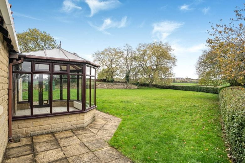 3 bedroom bungalow, Woodthorpe Road, Shuttlewood S44 - Let Agreed